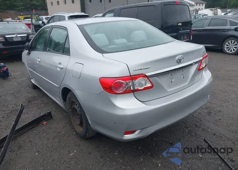 2011 Toyota Corolla Le z USA, uszkodzony, nr VIN 2T1BU4EE5BC574949